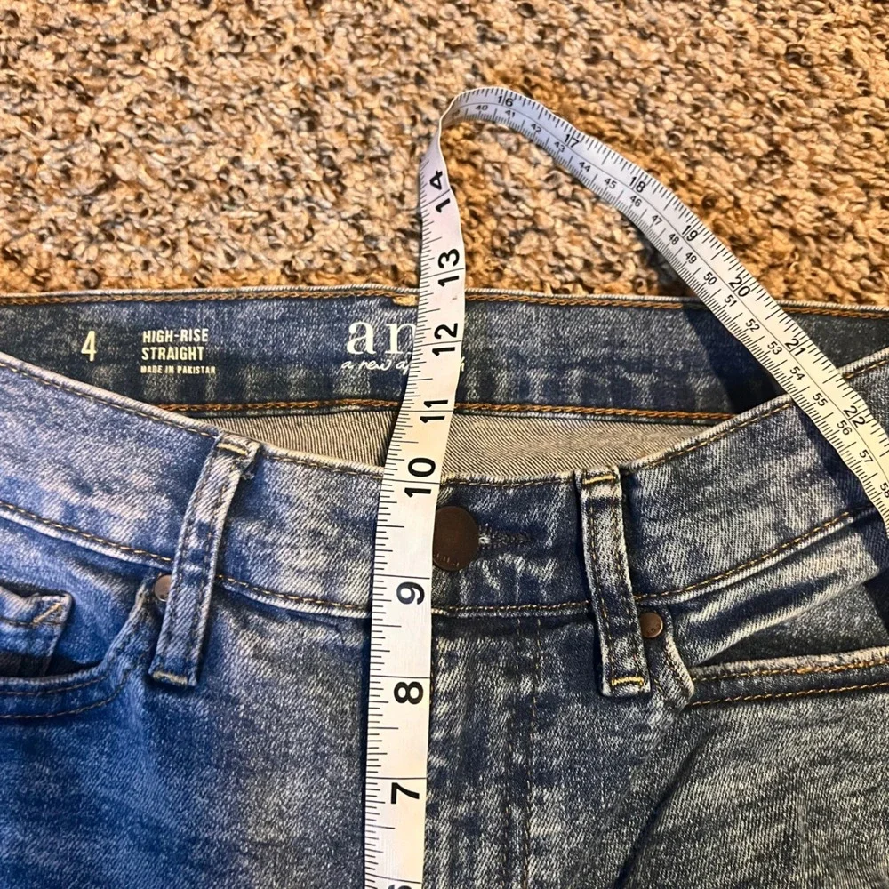 ANA High Rise Straight Jeans Women's Size 4 Distressed Wash Frayed‎ Hem